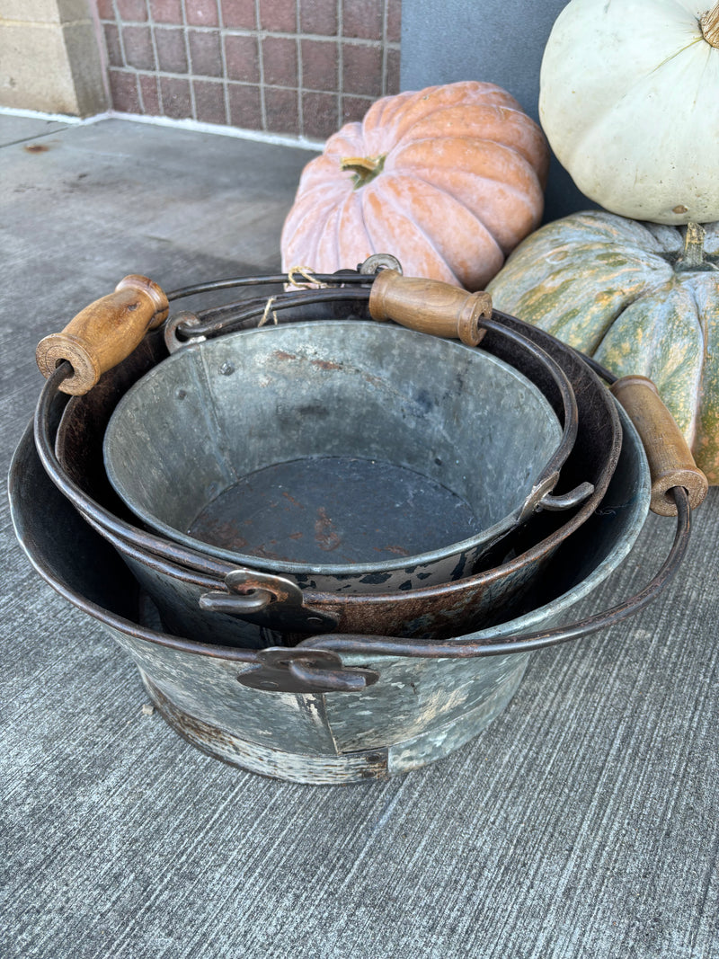 Iron Bucket w/ Handle - Large